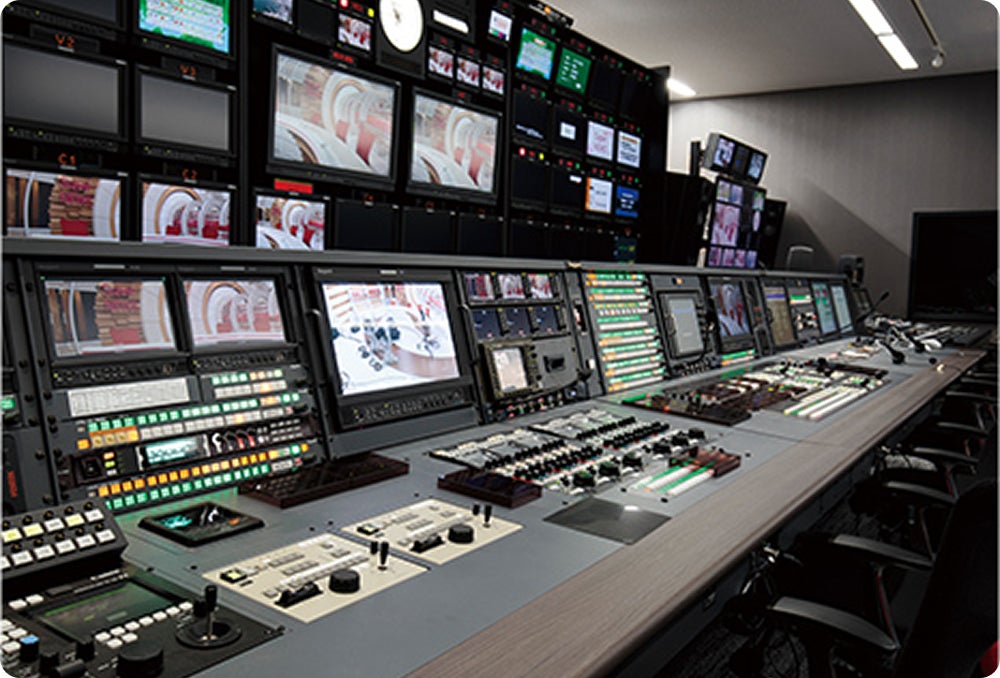 副調整室 SUB CONTROL ROOM